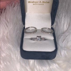 Engagement Ring With Double Band Set💍